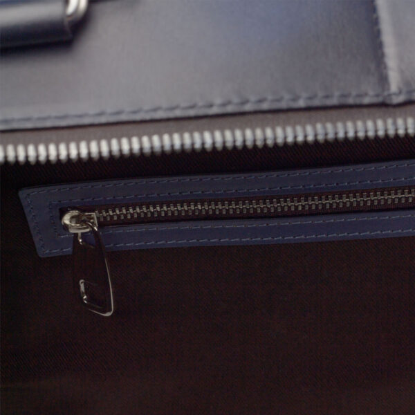Travel Tote - Image 4